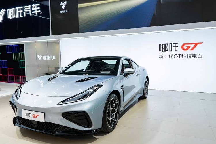 佛山三水区迈洋威企业管理咨询哪吒汽车在智能汽车领域的表现，领途汽车在新能源汽车市场中的影响力